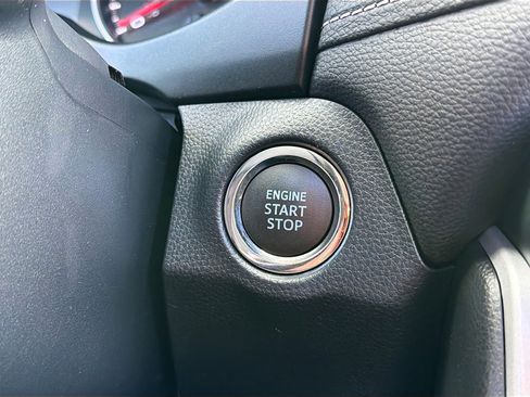 Used 2020 Toyota RAV4 XLE w/ Convenience Package image 9