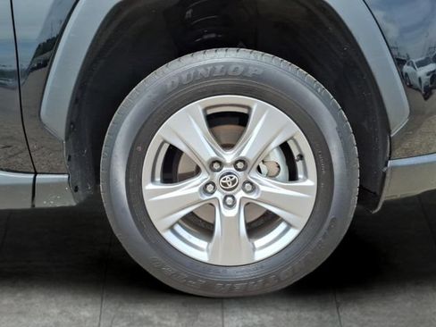 Used 2025 Toyota RAV4 XLE FWD image 9