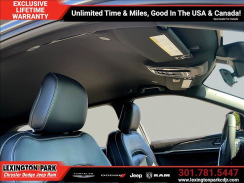 Used 2025 Jeep Grand Cherokee Limited AWD/4WD image 27