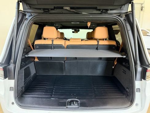 Used 2022 Jeep Grand Wagoneer Series III AWD/4WD image 13