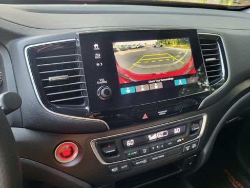 Certified 2025 Honda Passport TrailSport image 19