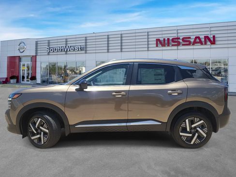 New 2026 Nissan Kicks SV w/ SV Premium Package FWD image 8
