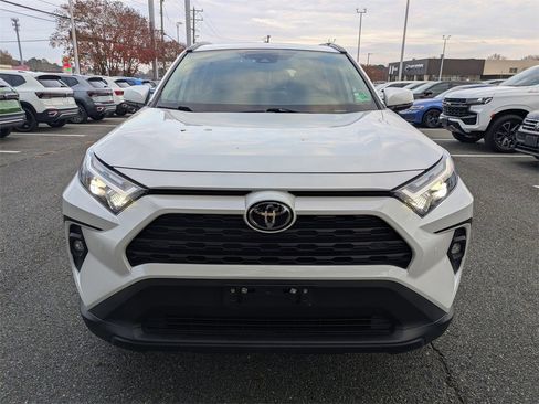 Used 2023 Toyota RAV4 XLE Premium image 9