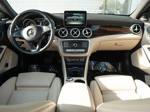 Used 2017 Mercedes-Benz CLA 250 4MATIC image 8