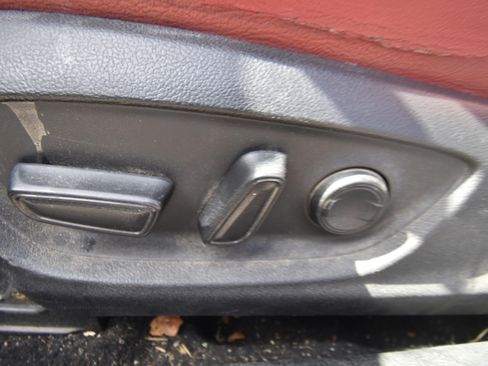 Used 2021 Toyota Camry SE w/ Carpet Mat Package (TMS) FWD image 11
