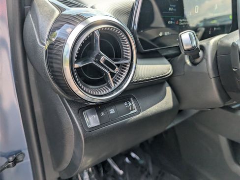 Used 2025 Chevrolet Equinox LT FWD image 21