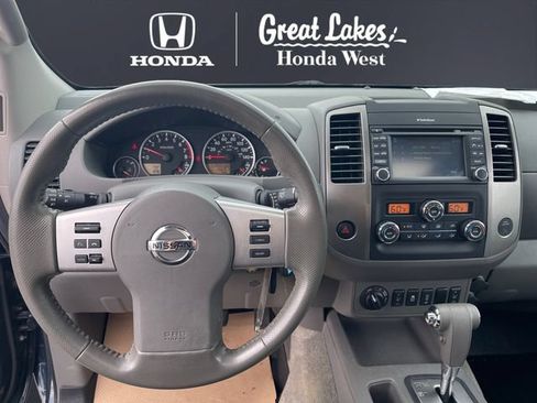 Used 2015 Nissan Frontier SL w/ Moonroof Package AWD/4WD image 10