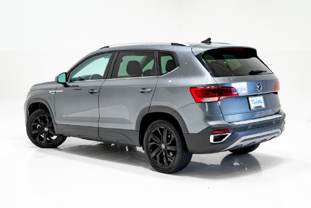 Used 2023 Volkswagen Taos SE w/ Black Wheel Package FWD image 28