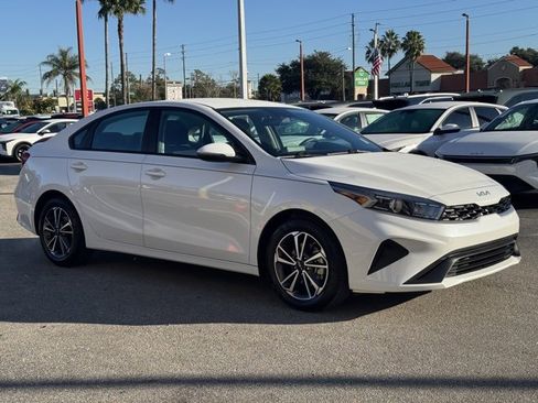 Certified 2023 Kia Forte LXS w/ LXS Technology Package image 4