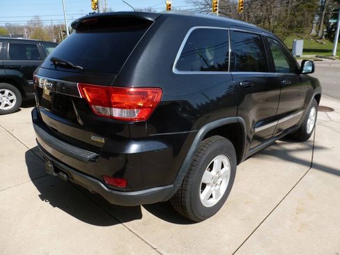Used 2012 Jeep Grand Cherokee Laredo w/ Laredo E Group AWD/4WD image 2