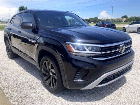 Used 2023 Volkswagen Atlas Cross Sport SE w/ Black Wheel Package AWD/4WD image 2