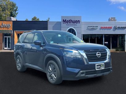 Used 2024 Nissan Pathfinder SV