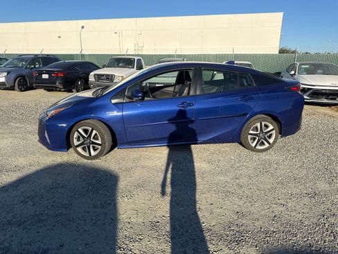 Used 2016 Toyota Prius Four Touring w/ Premium Convenience Package FWD image 6