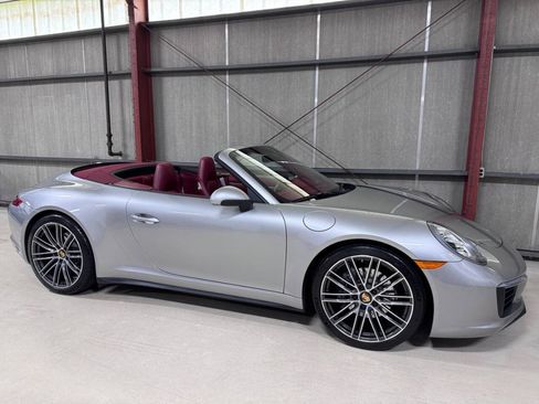 Used 2018 Porsche 911 Carrera 4 AWD/4WD image 39