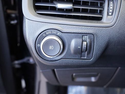 Used 2017 Buick Envision Essence image 25