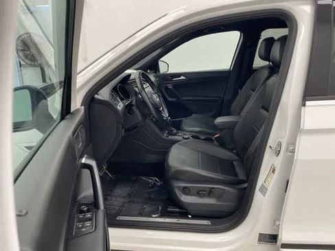 Used 2021 Volkswagen Tiguan SE R-Line w/ 3rd Row Seat Package AWD/4WD image 4