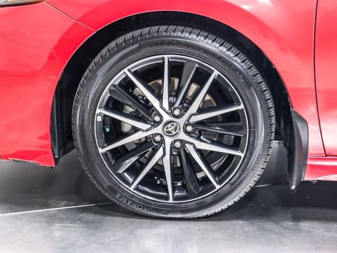 Used 2022 Toyota Camry SE image 10