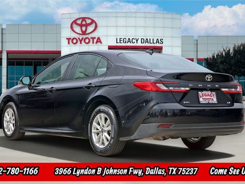 Used 2025 Toyota Camry LE w/ Convenience Package image 8