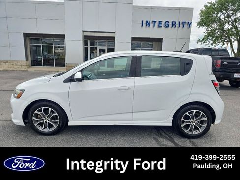 Used 2017 Chevrolet Sonic LT FWD image 1