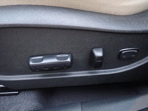 Used 2014 Hyundai Elantra Limited FWD image 11