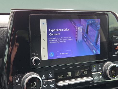 Certified 2024 Toyota Highlander XLE FWD image 24