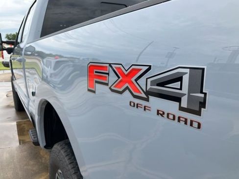 New 2025 Ford F250 Platinum image 18