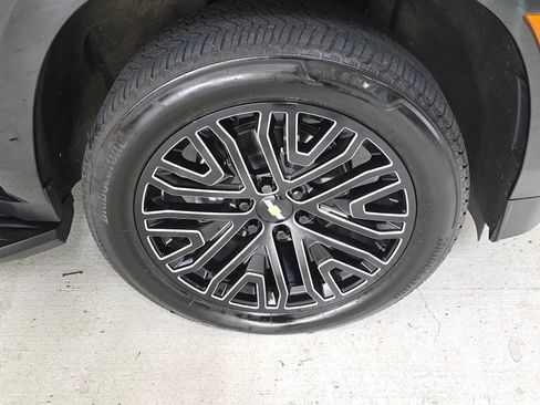 Used 2025 Chevrolet Tahoe Premier AWD/4WD image 9