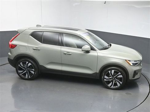 Used 2023 Volvo XC40 B5 Plus w/ Protection Package Premier image 50