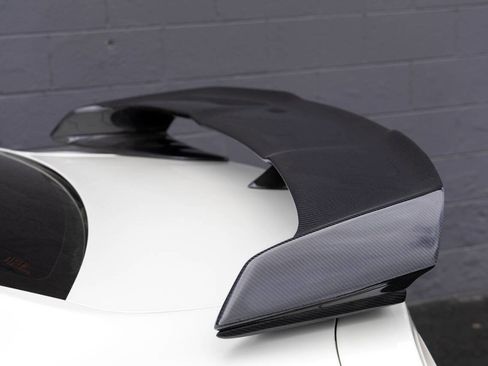 Used 2017 Nissan GT-R Premium image 11