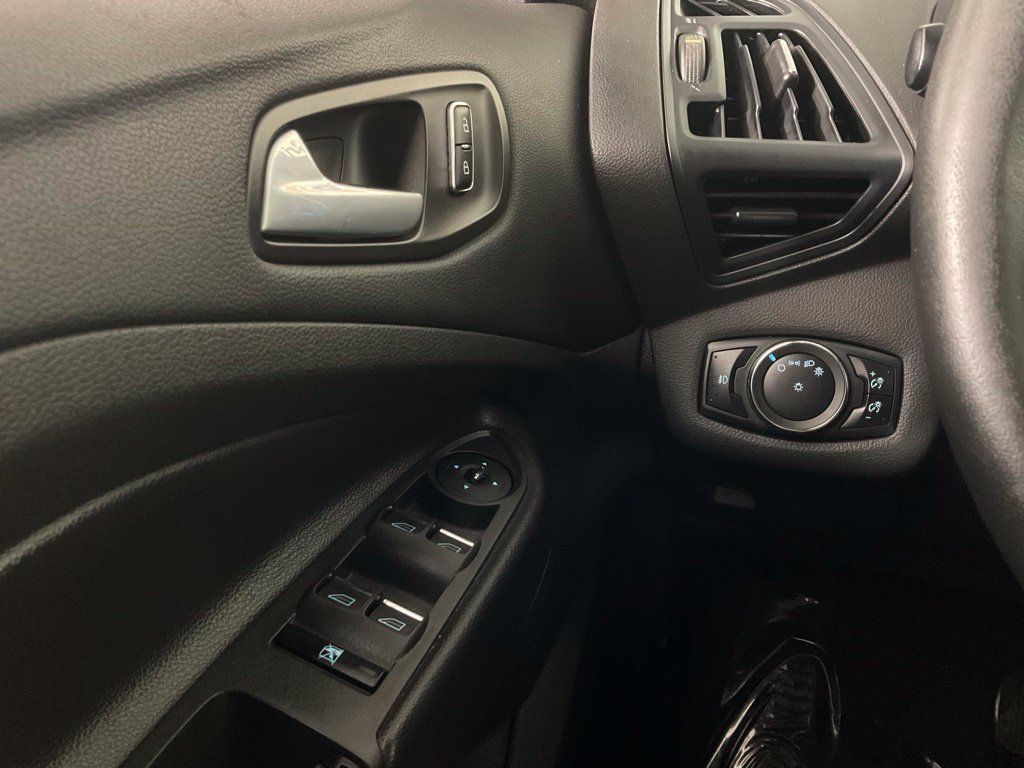 Used 2014 Ford C-MAX SEL w/ Equipment Group 302A FWD image 19