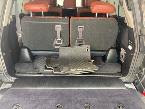 Used 2018 Lexus LX 570 4WD w/ Luxury Package image 29