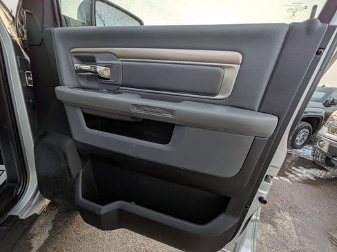 Used 2016 RAM 2500 SLT AWD/4WD image 25