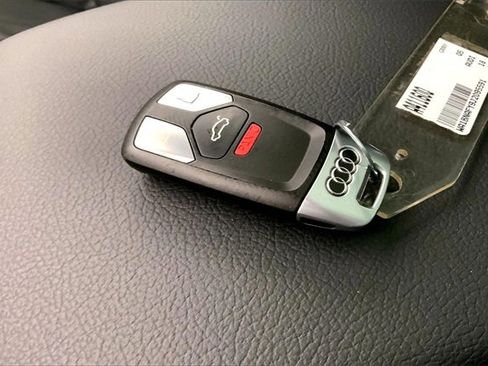 Used 2018 Audi Q5 2.0T Premium Plus w/ Premium Plus Package image 11