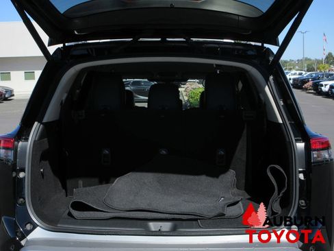 Used 2024 Nissan Pathfinder SL AWD/4WD image 6