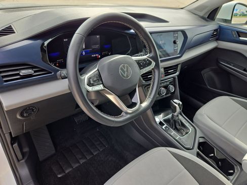 Used 2023 Volkswagen Taos SE w/ Panoramic Sunroof Package FWD image 13