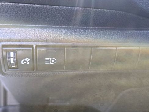 Used 2020 Toyota Corolla LE FWD image 19