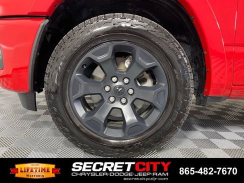 Used 2025 RAM 1500 Big Horn AWD/4WD image 9