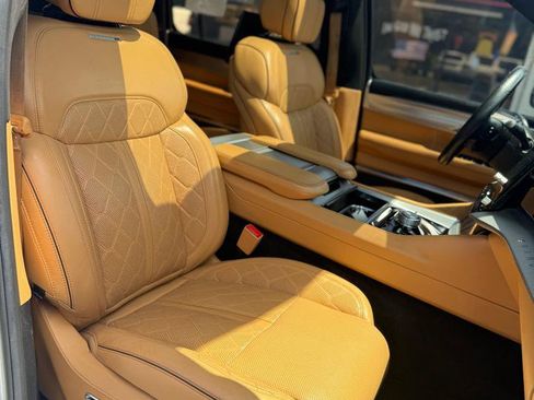 Used 2022 Jeep Grand Wagoneer Series III w/ Rear Seat Video Group 1 AWD/4WD image 12