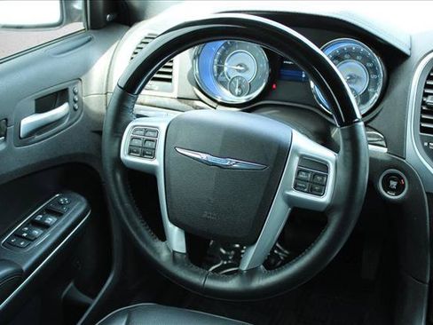Used 2014 Chrysler 300 C AWD/4WD image 24