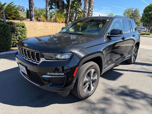 Used 2024 Jeep Grand Cherokee Limited 4xe image 3