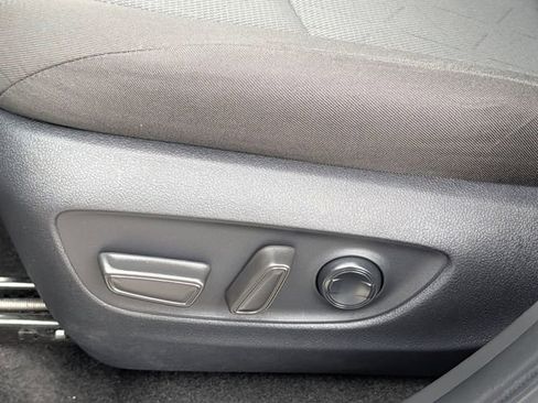 Used 2025 Toyota RAV4 XLE image 26