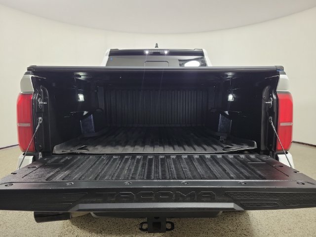 Used 2024 Toyota Tacoma SR5 w/ SR5 Upgrade Package AWD/4WD image 10