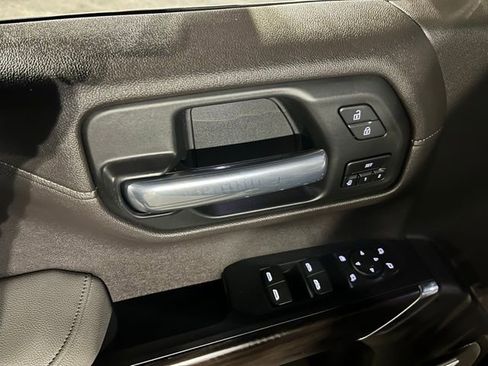Used 2021 GMC Sierra 1500 SLT w/ Technology Package image 21