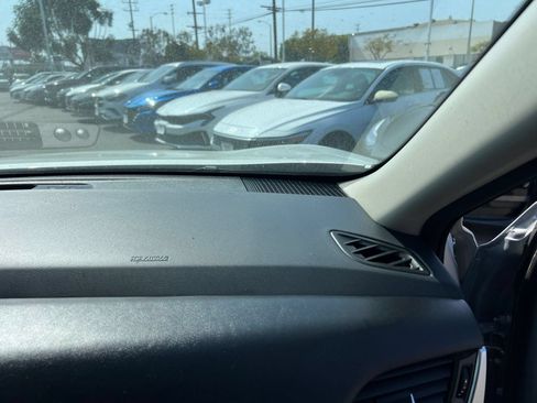Used 2025 Nissan Rogue SV AWD/4WD image 39