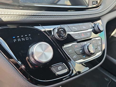 New 2025 Chrysler Pacifica Select image 20