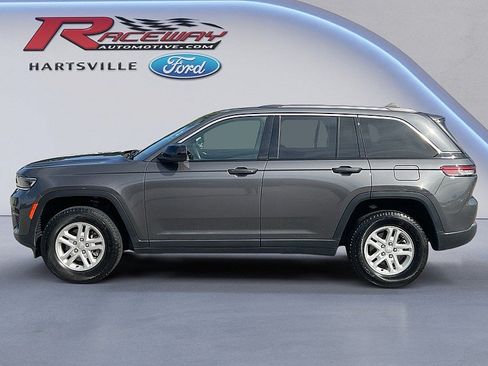 Used 2024 Jeep Grand Cherokee Laredo w/ Trailer Tow Package AWD/4WD image 2