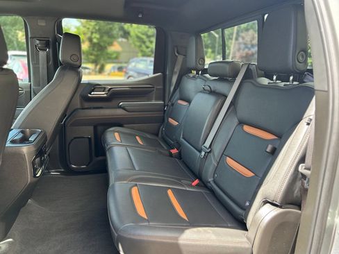 Used 2025 GMC Sierra 1500 AT4 w/ Technology Package AWD/4WD image 15