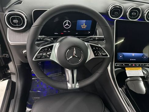 Used 2025 Mercedes-Benz GLC 300 4MATIC image 10