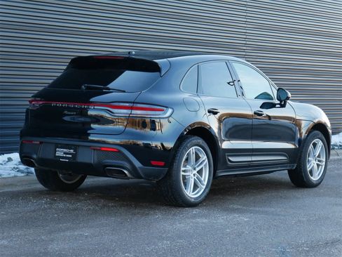 Used 2025 Porsche Macan image 24