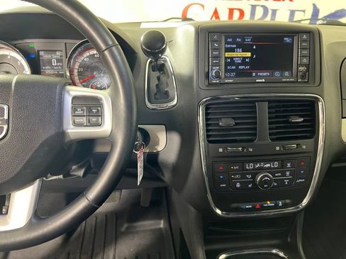 Used 2019 Dodge Grand Caravan GT w/ Safety Sphere Group FWD image 18